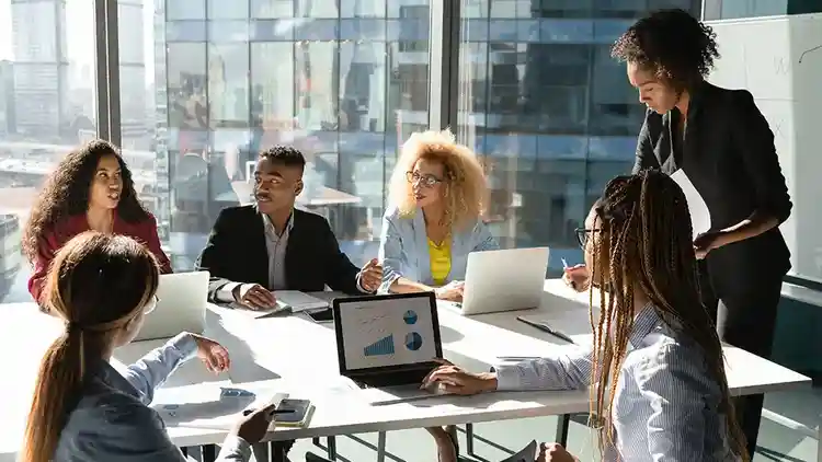 HR trends shaping the future of work in 2025