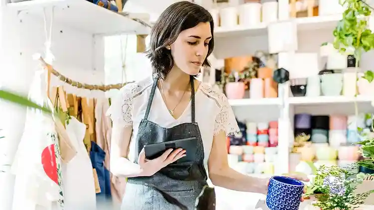 New report looks at how HR can maximize AI benefits while mitigating risk